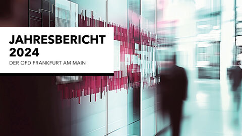 OFD-Jahresbericht 2024 Ein Mensch geht an einer Hauswand entlang.